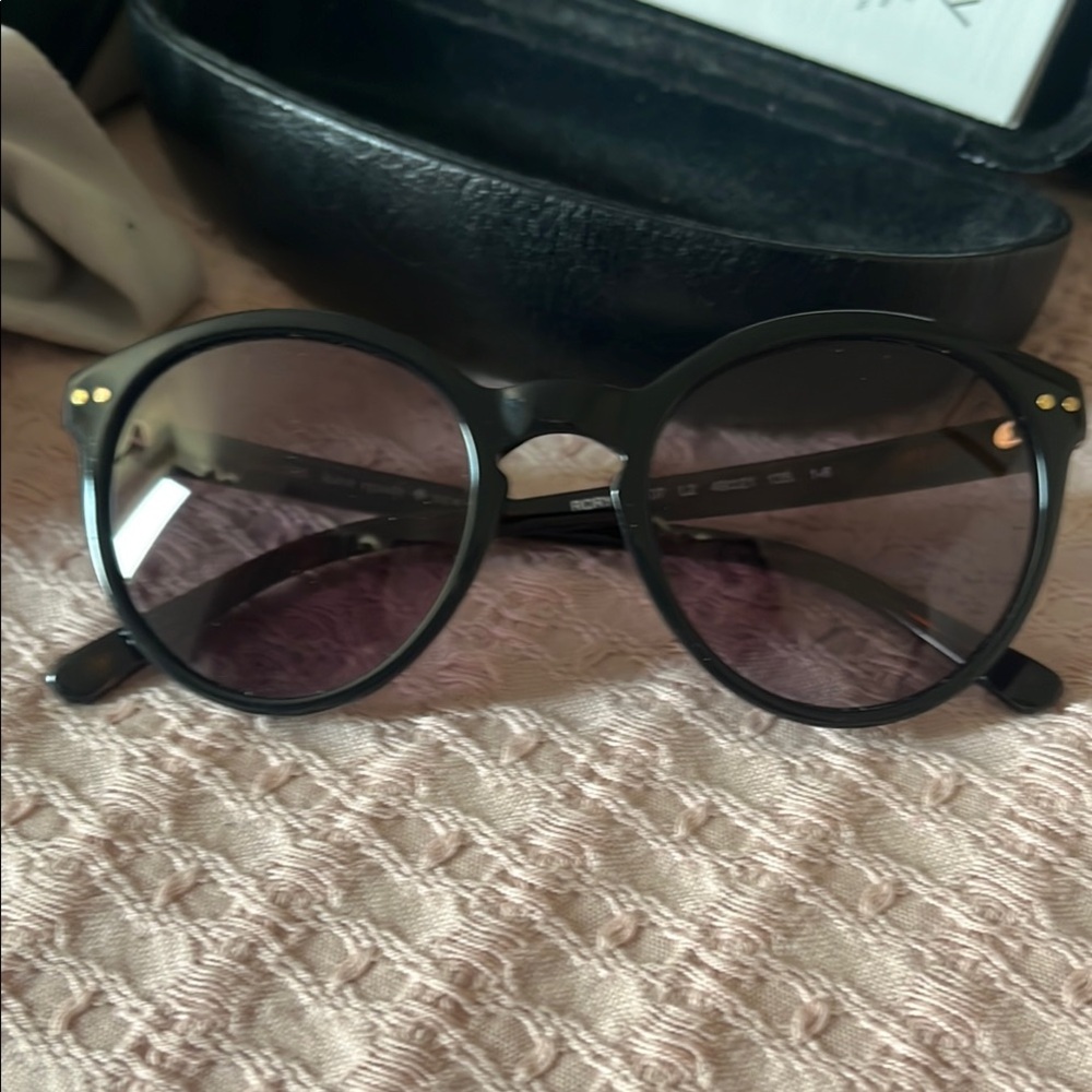 Kate Spade Black Round Sunglasses with Gradient Lenses